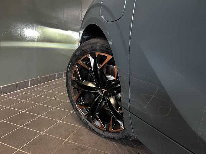 CUPRA Terramar PHEV VZ 1.5 eTSI DSG AHK+Matrix+LMF 20'