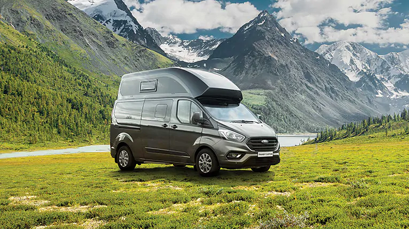 Ford Transit Custom Nugget Plus schräge Ansicht